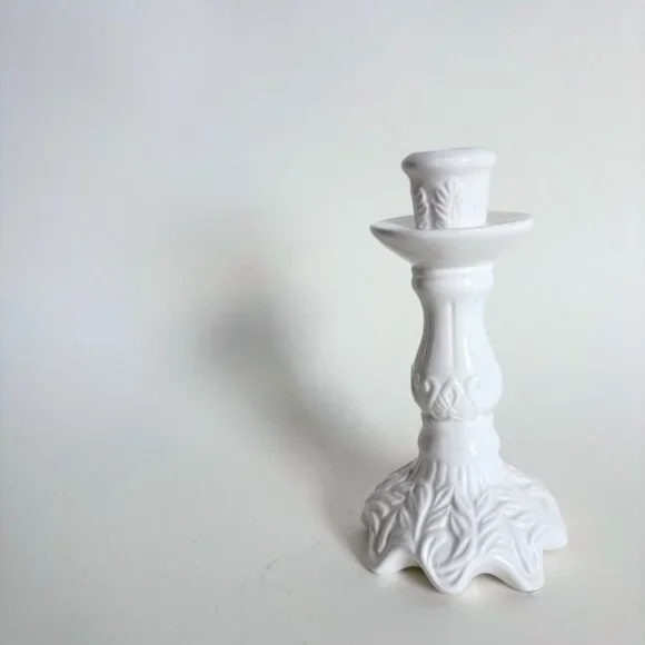 Vintage White Ceramic Leaf Pattern Candle Holder – Elegant Decorative Accent - Picture 2 of 2